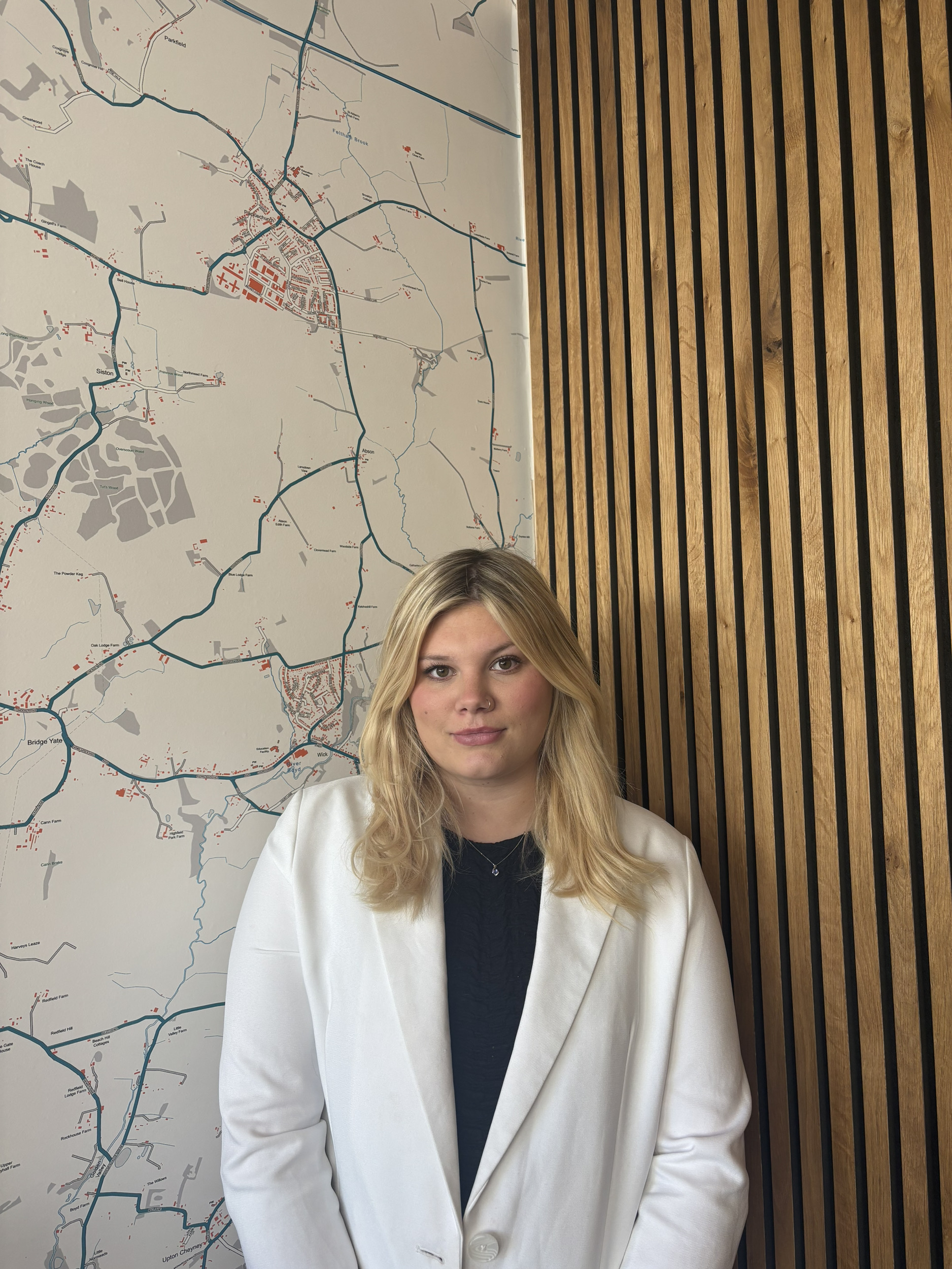 Bethany Burrows, Sales Agent